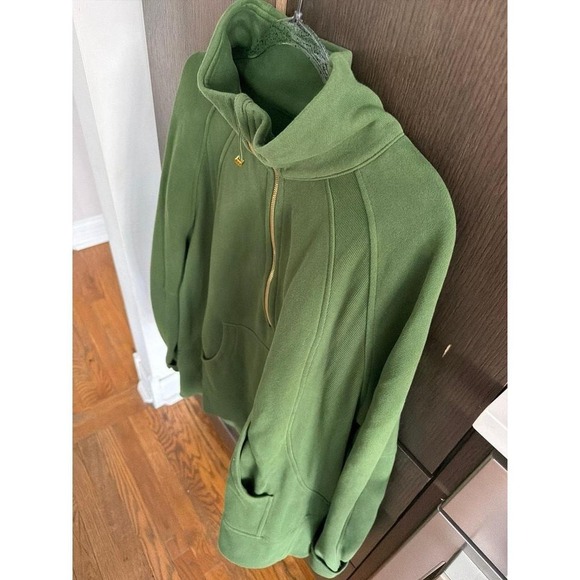 Lululemon Scuba Oversized Funnel-Neck Half Zip *Long
Rainforest Green / Gold xxl - Picture 2 of 4